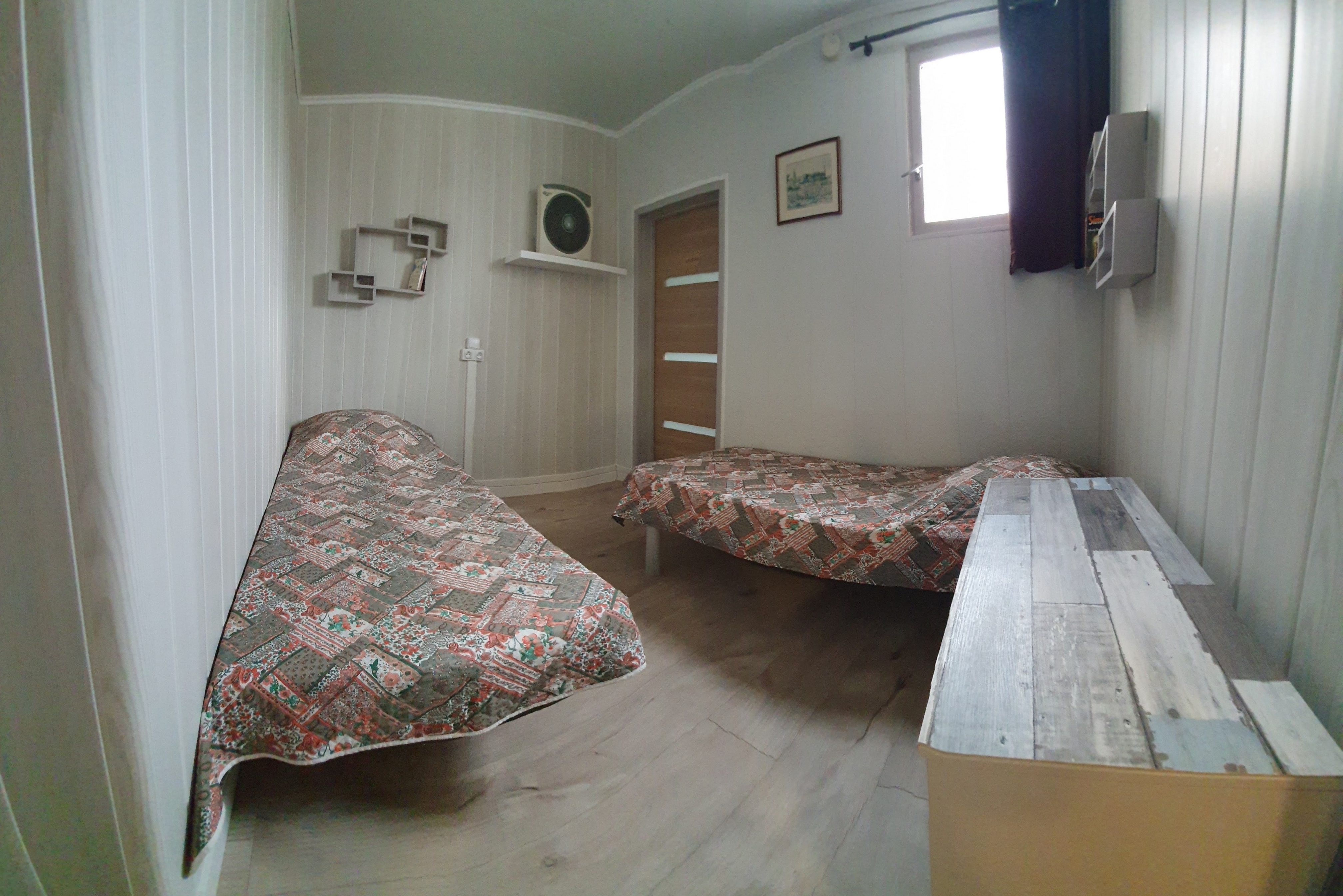 Chambre 2 lits simples casa emma 1
